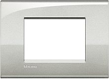 Рамка прямоугольная Legrand BTicino LivingLight 3 мод Лунное серебро  картинка